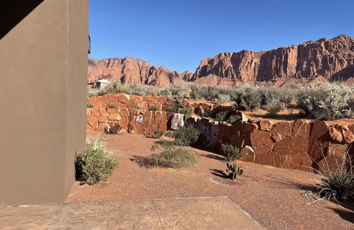 Ivins Casa | Stunning Kayenta Red Mountain Views!