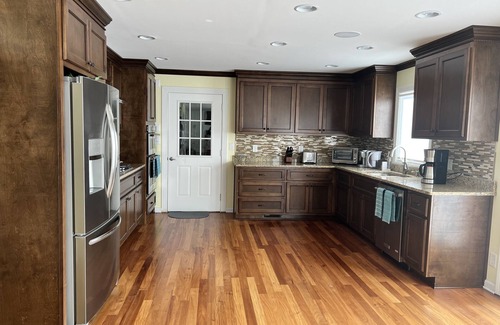 Flowery Branch Chalet De Esquí | Stunning Lake Chalet close to Margaritaville & Aqualand