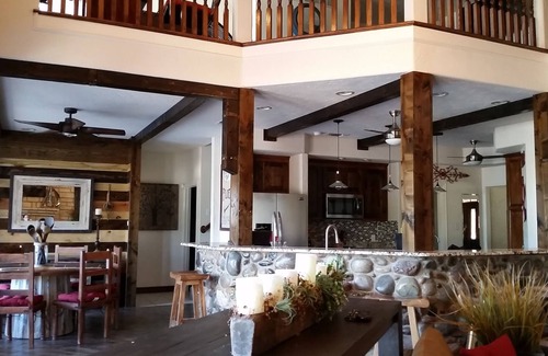 Azle Casa | Impresionante Lake House con increíble piscina y hermoso muelle para pescar y nadar