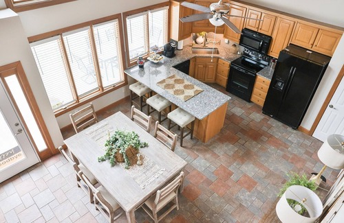Riverside Casa | Stunning Lake House w/Large GAMEROOM