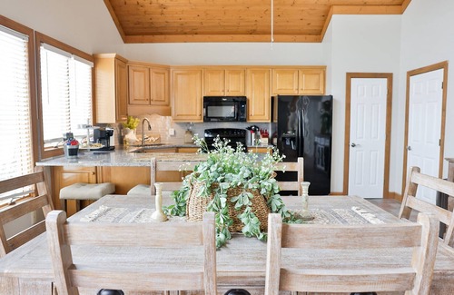 Riverside Casa | Stunning Lake House w/Large GAMEROOM