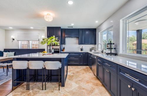 Lakewood Village Casa | Stunning Lake House with a Pool and Hot Tub