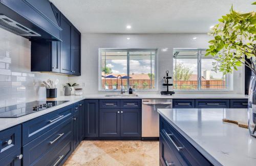 Lakewood Village Casa | Stunning Lake House with a Pool and Hot Tub