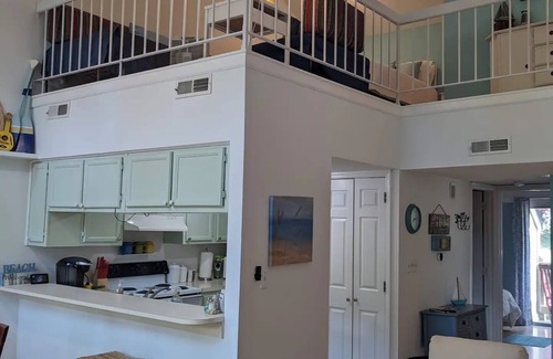 Avoca Condominio | Stunning Lake-themed condo on Lake Monroe at Eagle Pointe Golf Resort.