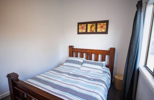 Central Coast Apartamento | Stunning Lake Views, Upper Level - Central Coast