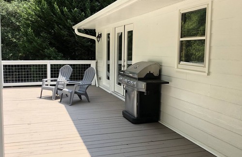 Hartwell Casa | Stunning Lake Views, Family/Pet Friendly, Private Dock