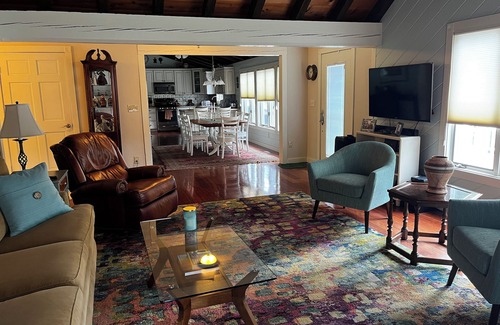 South Woodstock Casa | Stunning Lakefront Escape! Book Your Dream Getaway!