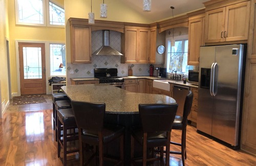 Penn Yan Casa | Stunning Lakefront Family Friendly getaway