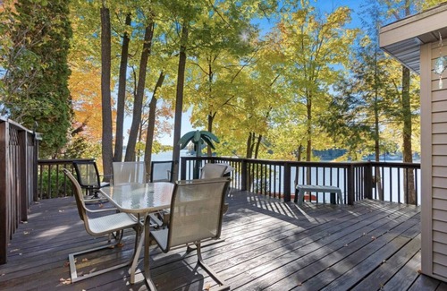 Suring Casa | Stunning lakefront retreat with spacious home and endless outdoor fun!