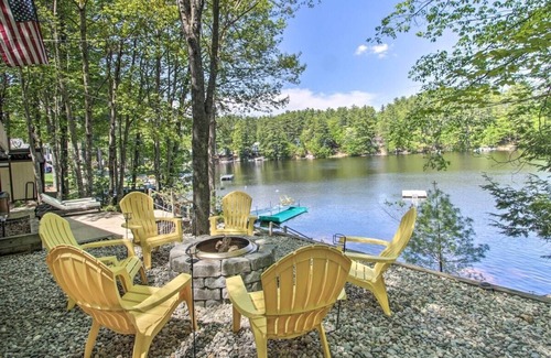 East Wakefield Casa | Stunning Lakefront Oasis—Hot Tub, Beach & Luxury!