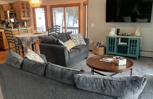 Eden Casa | Stunning Lakeside 5 Bed, 4 Bath Home in Lake Eden