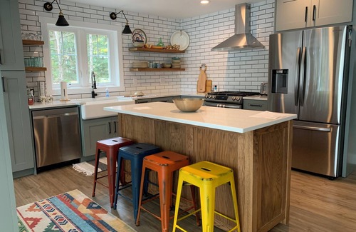 Northville Cabaña | Stunning Lakeside Cottage on Great Sacandaga Lake available during Track Season