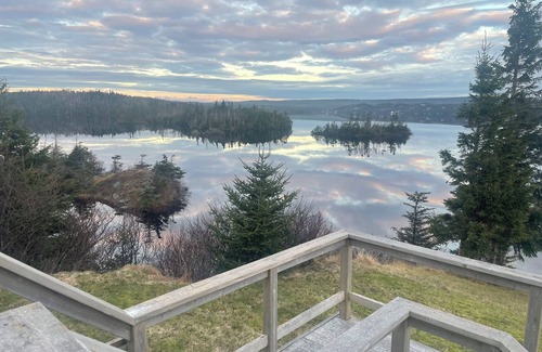 Burnt Cove Casa | Stunning Lakeside Retreat in Tors Cove – Nature Lover’s Paradise!