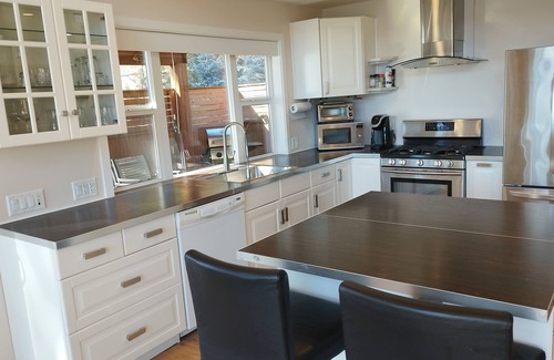 Central Okanagan Casa | Stunning lakeview chalet in heart of the Okanagan!