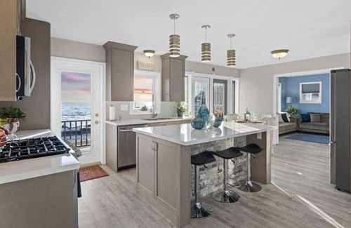 Harwich Casa | Stunning Lakeview cottage perfect for a getaway