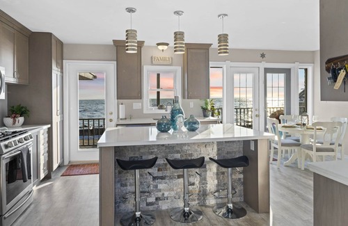 Harwich Casa | Stunning Lakeview cottage perfect for a getaway