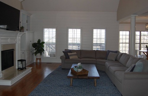 Old Hickory Casa | Stunning Lakeview Home, 25 min from Downtown Nashville