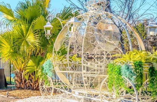 Savannah Casa | Stunning Lakeview, Sleeps 12, Family Home