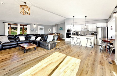 Ten Mile Casa | Stunning LakeViews | Private Boat Ramp, Sleeps 12!