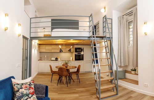 Embajadores Apartamento | Stunning loft in the center of Madrid.
