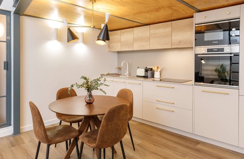 Embajadores Apartamento | Stunning loft in the center of Madrid.