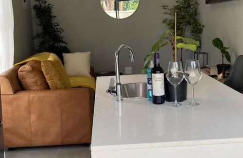 Bulawayo Apartamento | Stunning Luxurious Studio in Malindela - 2044