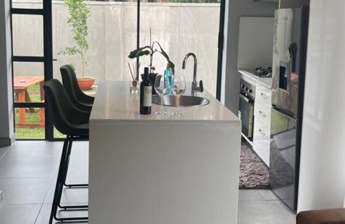 Bulawayo Apartamento | Stunning Luxurious Studio in Malindela - 2044