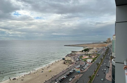 Rumailah Apartamento | Stunning Luxury beach apartment in Ajman Corniche Residence with full sea view