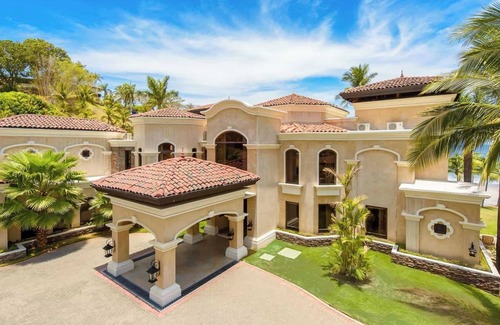 Playa Flamingo Casa | Villa de lujo frente al mar con piscina privada y servicio de limpieza a tiempo completo