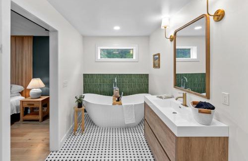 Ellicottville Chalet De Esquí | Stunning Luxury EVL Retreat - A True Private Oasis