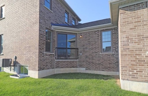 Peterborough Casa | Stunning Luxury Home | Sleeps 8, Premium location