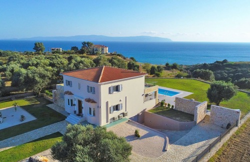 Skala Villa | Impresionante villa de lujo con vistas panorámicas del mar Jónico y las montañas