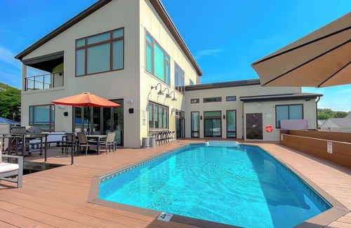 Piney Point Casa | Stunning luxury waterfront beach house 90 minutes from the Nations Capital.