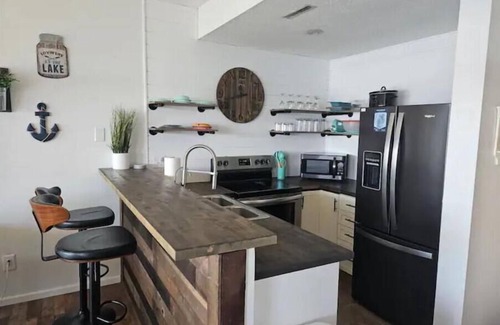 Lake Ozark Condominio | Stunning Main channel views, centrally located ,Newly remodelled , 2 bed, 2 bath