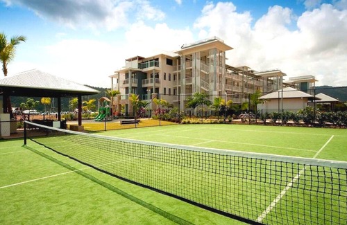 Airlie Beach Apartamento | Stunning Marina Views Close to Everything in Airlie Beach - with Elevator