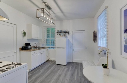Central Gardens Apartamento | Stunning Memphis' Neighborhood-Guest House Retreat