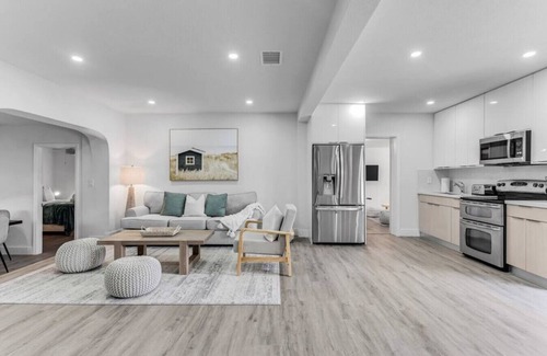 Olympia Heights Casa | Stunning Miami Heated Pool House - Perfect Gateway