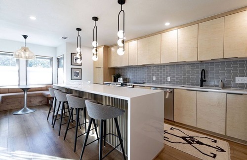 Austin Casa | Luxury & Nature: High-End Design, Multi-Level Spaces & Views Near Zilker Park