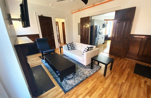 Parkside Casa | Stunning - modern 2 bedroom Victorian mansion pad