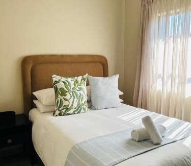 Greater Johannesburg Metropolitan Area Apartamento | Stunning modern 2 bedroom apartment in Waterfall Ridge
