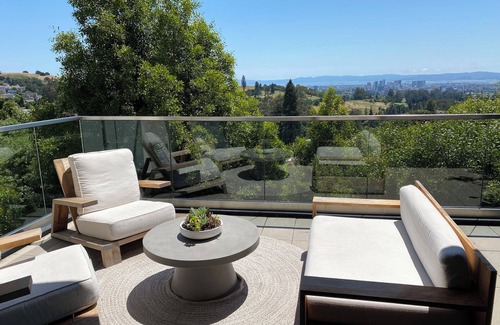 Upper Rockridge Casa | Stunning Modern 4-bedroom view home in Oakland Hills, 20 min to San Francisco
