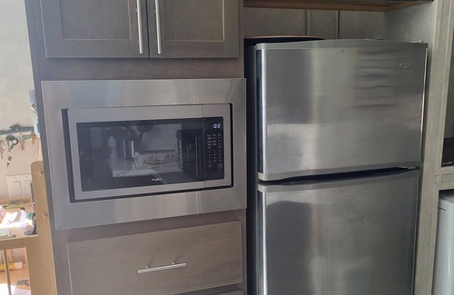 Cloyne Cabaña | Stunning Modern Cottage, Mazinaw Lake, Walk to Bon Echo Park