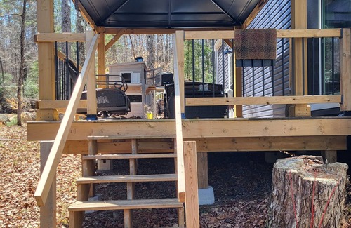 Cloyne Cabaña | Stunning Modern Cottage, Mazinaw Lake, Walk to Bon Echo Park