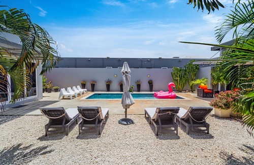 Esmeralda Cabaña | Stunning Modern Home, Near Beaches Full AC
