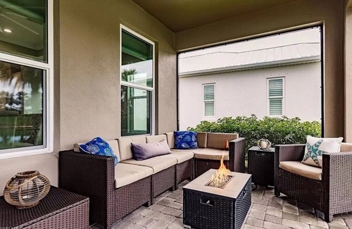 Naples Casa | Stunning modern house in gated community, 20 min from Marco Beach and DT Naples!