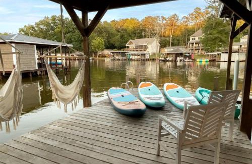Norwood Casa | Stunning Modern Lakehouse with Private Boat Dock in Norwood, North Carolina