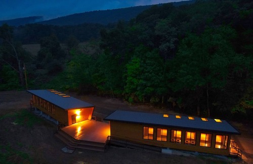 Clearville Cabina | Stunning Modern Private Cabin at River Mountain Resort