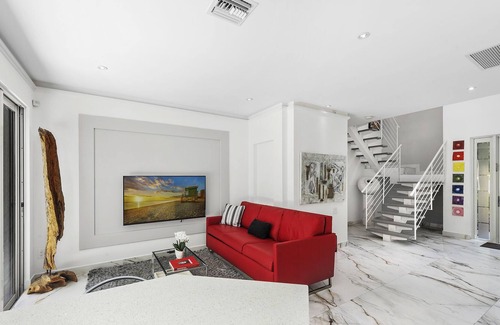 Tarpon River Casa | Stunning Modern Luxury Home with Pool & Roof Deck with Hot Tub