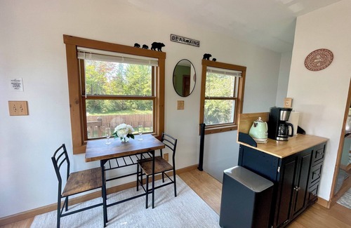 Twin Mountain Apartamento | Stunning Mountain View Guest Suite with Private Entry and Balcony. No Kitchen