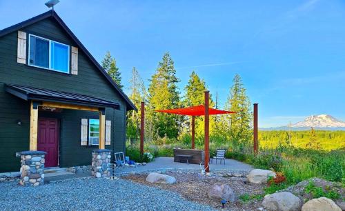 Eatonville Casa | Stunning Mt Rainier Views!tahoma Ridge Cottage